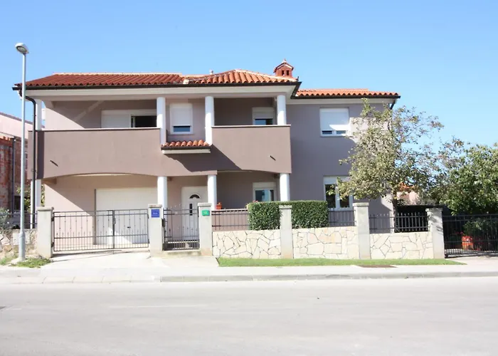 Apartments Ema