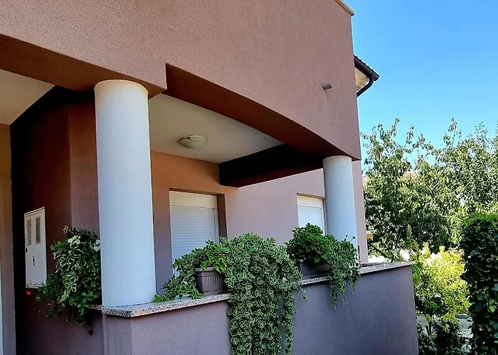Apartments Ema