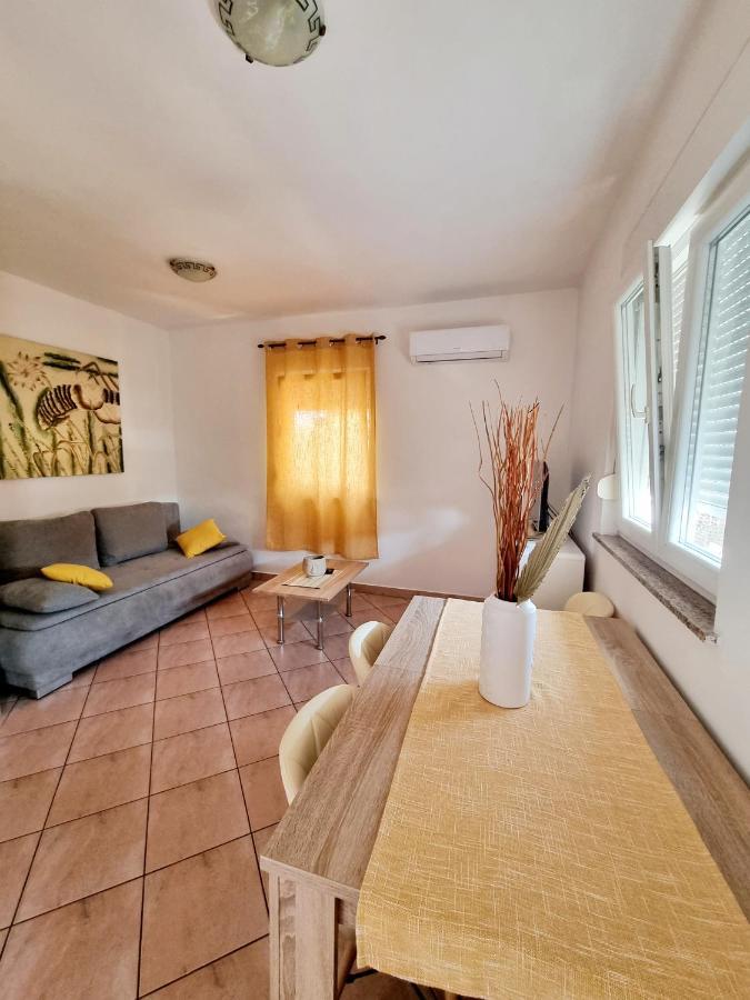 Apartment Ema