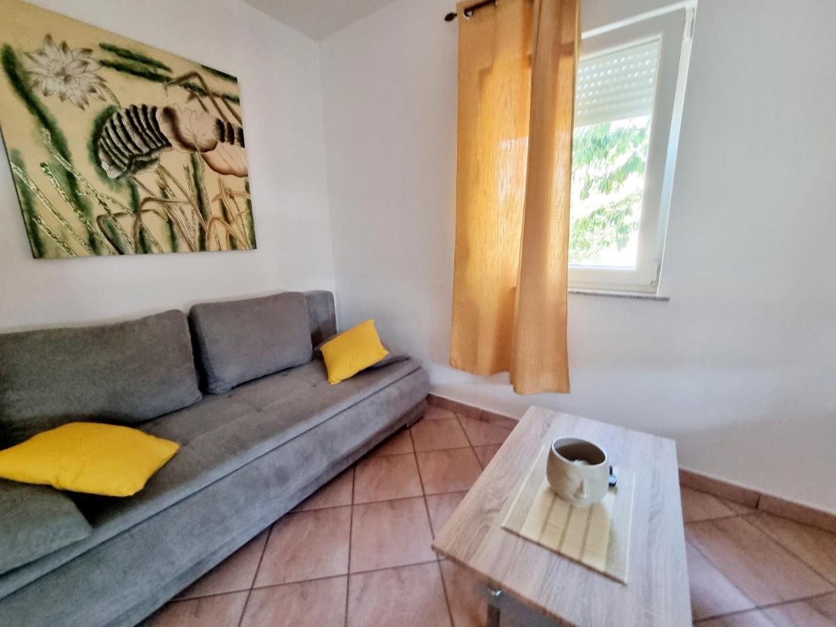 Ema Apartment *