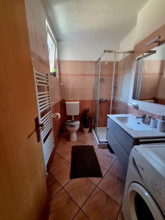 Ema Apartment