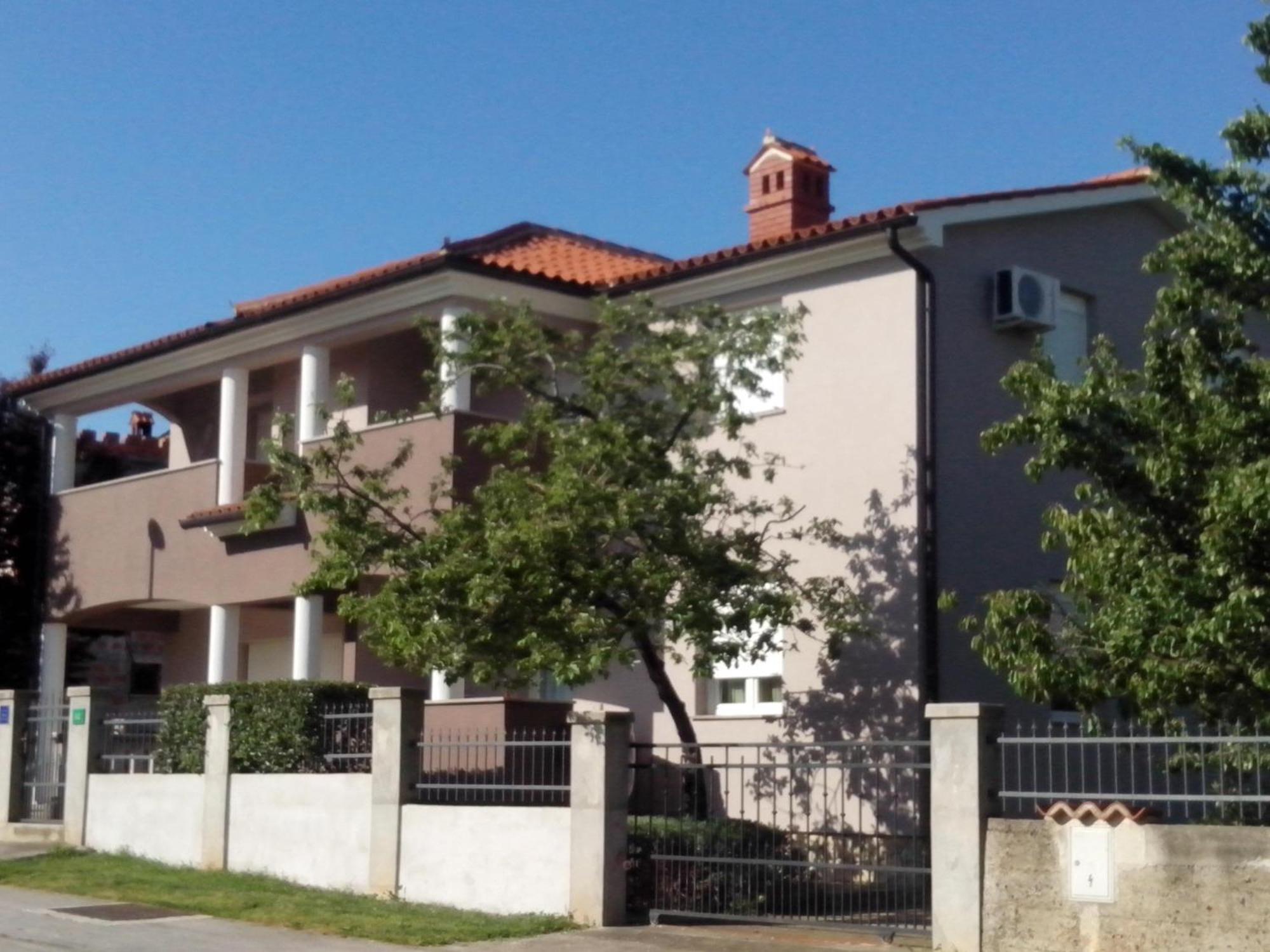 Apartment Ema