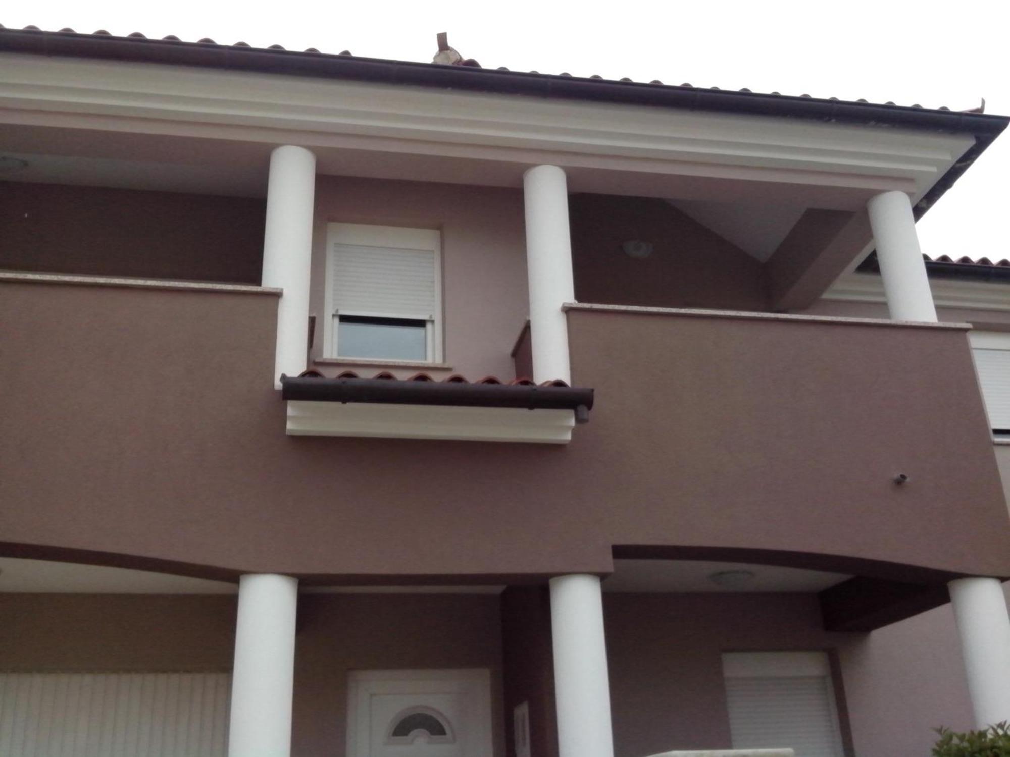 Ema Apartment