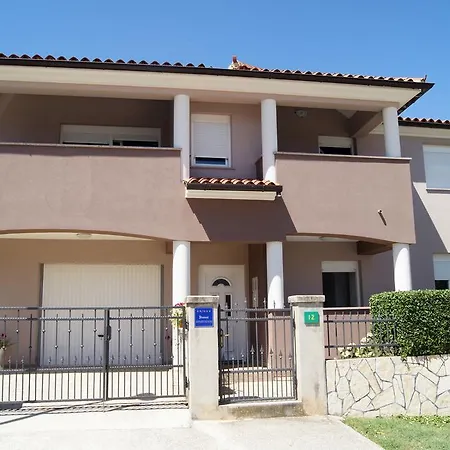 Apartments Ema Pula Exterior photo